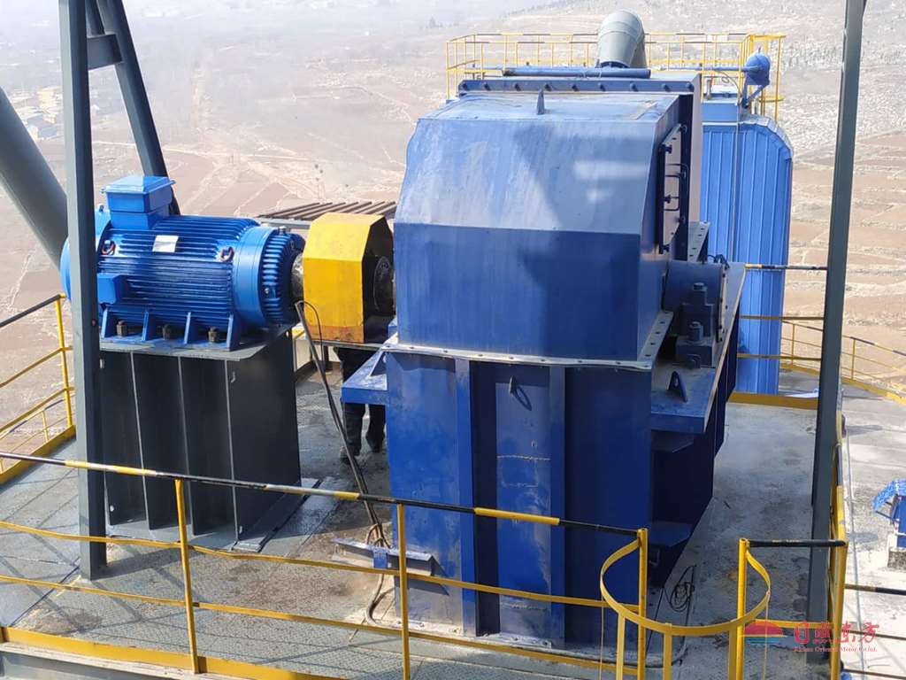 滕州**水泥185KW入庫提升機改造后現場